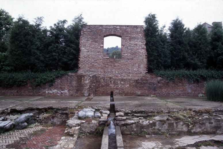 Winifred Lutz, <em>Garden Installation</em>, 1993