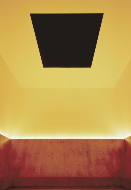 slide IRC.2012.03516 (old number: TUR.J-U022) showing James Turrell's installation, Unseen Blue, at the Mattress Factory, 2002.
