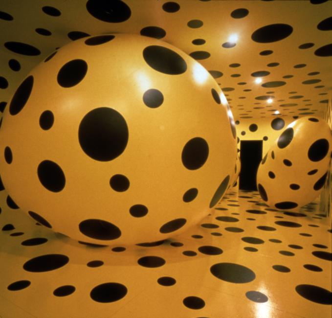 slide IRC.2012.03262 (old number: KUS.Y-D003) showing Yayoi Kusama's installation, Dots Obsession, at the Mattress Factory, 1996.