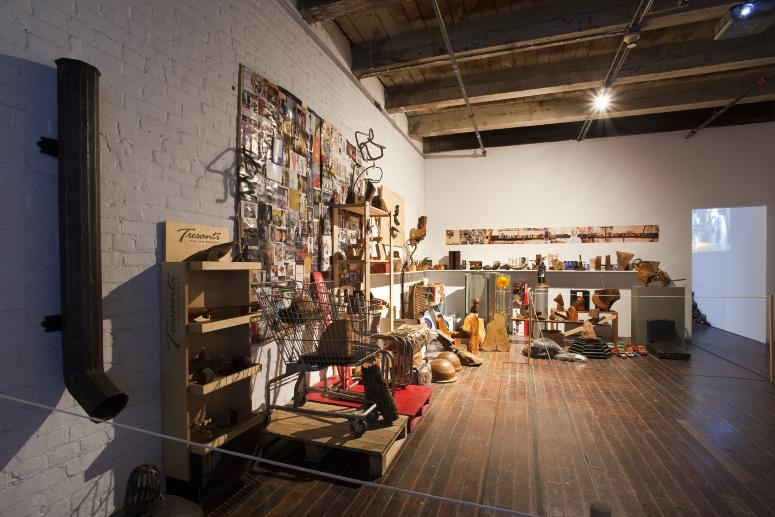 Photograph depicting Thaddeus Mosley, <em>Thaddeus Mosley: Sculpture (Studio|Home)</em>, 2009 at the Mattress Factory