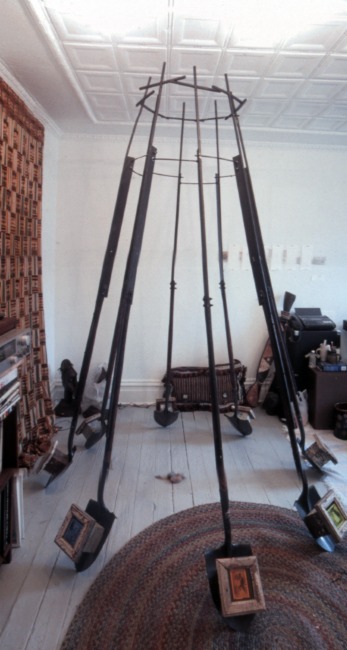 slide IRC.2012.03712 (old number: GRA.L-A012) showing Lonnie Graham's installation, Artist Studio, at the Mattress Factory, 2001.