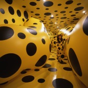 Yayoi Kusama, <em>Dots Obession</em>, 1996
