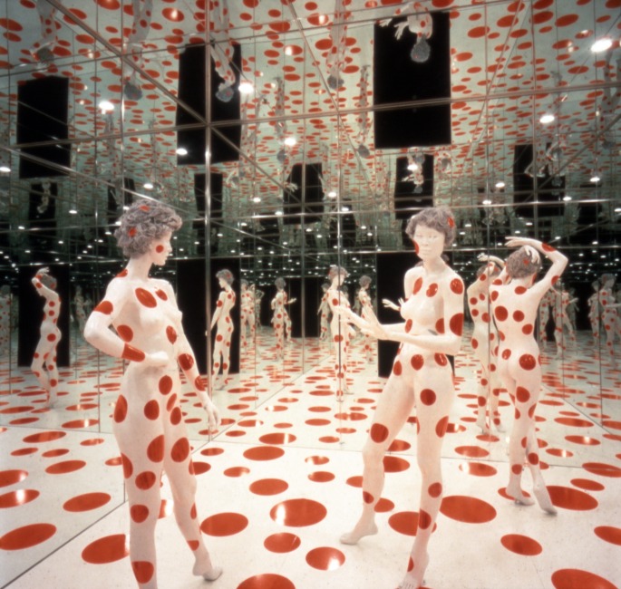 slide IRC.2012.03370 (old number: KUS.Y-R001) showing Yayoi Kusama's permanent installation, Repetitive Vision, at the Mattress Factory, 1996.