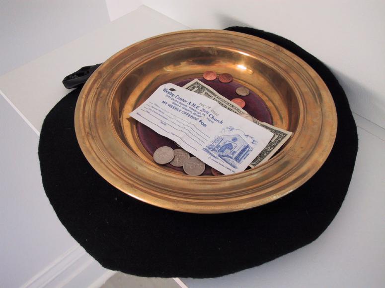 Digital image IRC.2013.01033 showing Jo-Anne Bates's installation, Sunday Mornin = Hats, Hats &amp; Mo Hats, at the Mattress Factory, 2003.