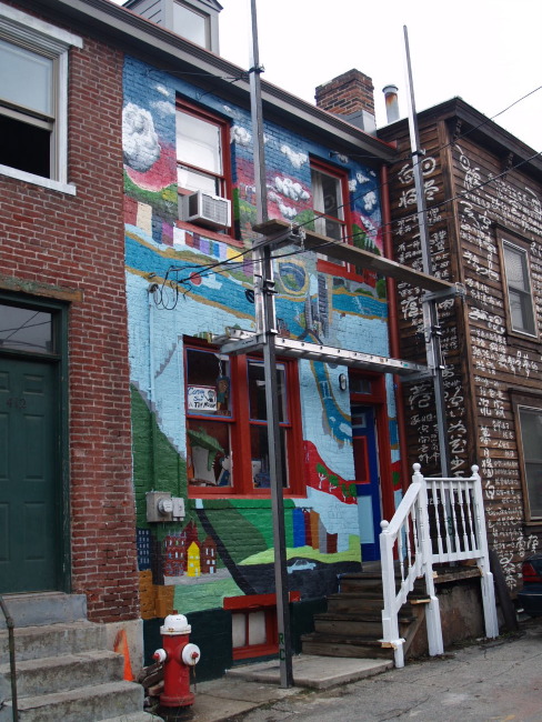 Tom Sarver, <em>T</em><em>he Tom Museum</em>, 2006