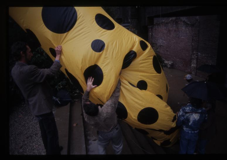 slide IRC.2012.03284 (old number: KUS.Y-D025) showing Yayoi Kusama's installation, Dots Obsession, at the Mattress Factory, 1996.