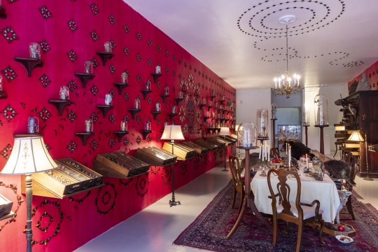 Jennifer Angus, <em>The Museum of All Things</em>, 2020