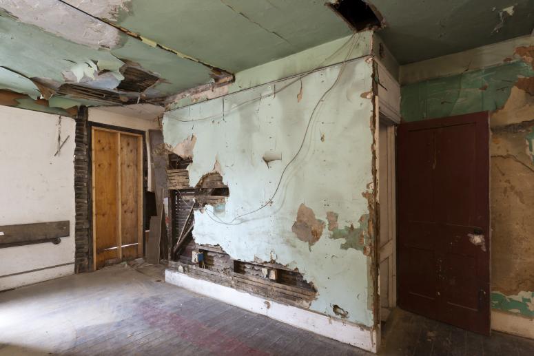 Digital image IRC.2012.05703 showing Seamus Nolan's installation, 310-312 Sampsonia Way, For Sale by Owner, Great Opportunity, at the Mattress Factory, 2011.