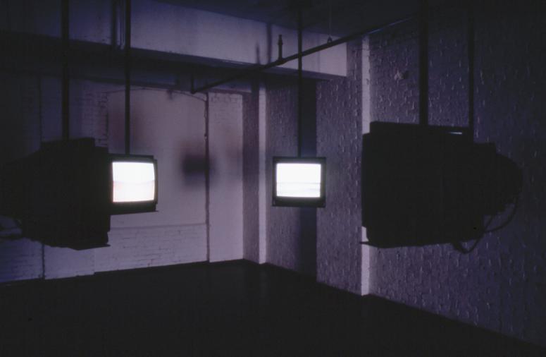 slide IRC.2012.00489 (old number: BLA.D-M002) showing David Blatherwick's installation, Multiple Horizon, at the Mattress Factory, 1998.