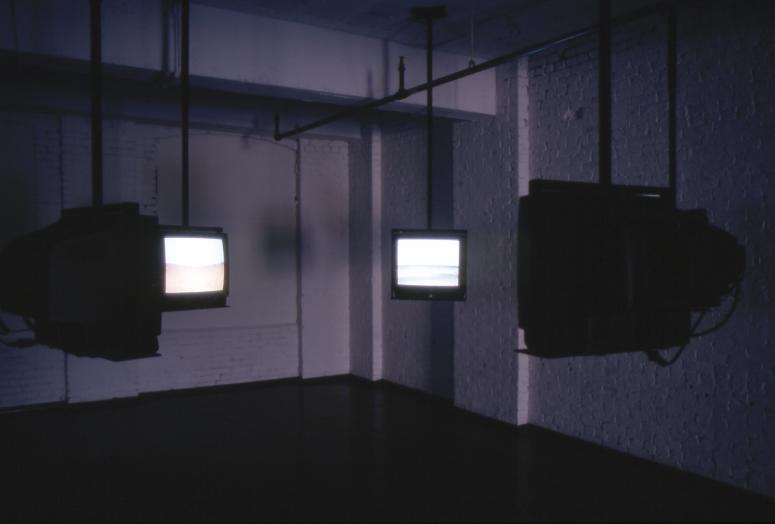 slide IRC.2012.00488 (old number: BLA.D-M001) showing David Blatherwick's installation, Multiple Horizon, at the Mattress Factory, 1998.